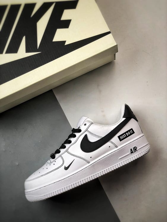 Nike Air Force 1 Low Branco e Preto Simples - Vista 8