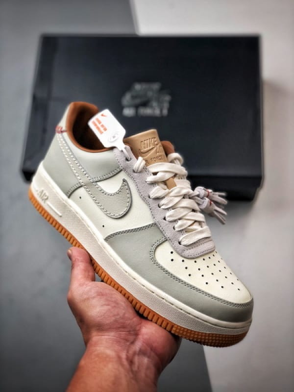 Air Force 1 '07 Low Creme e Caqui - Vista 1