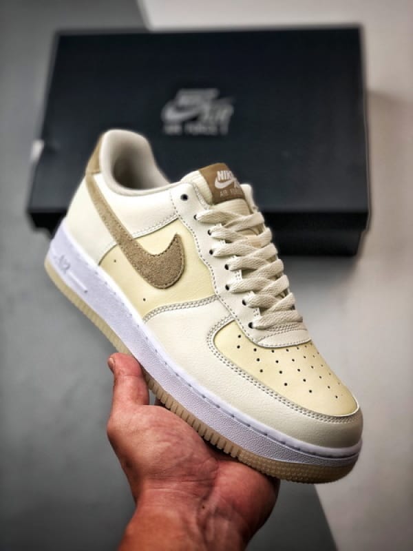 Air Force 1 '07 Low Creme Amarelo e Cinzento - Vista 1
