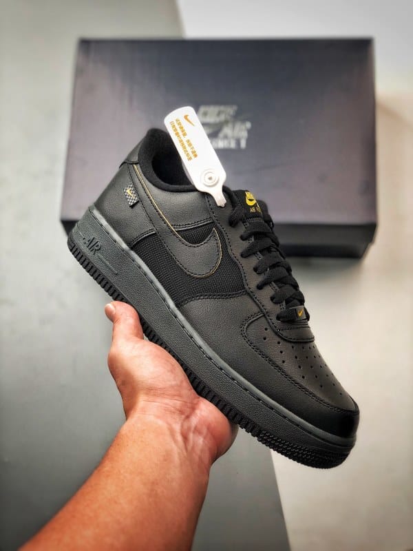Air Force 1 '07 Low Preto e Amarelo - Vista 1