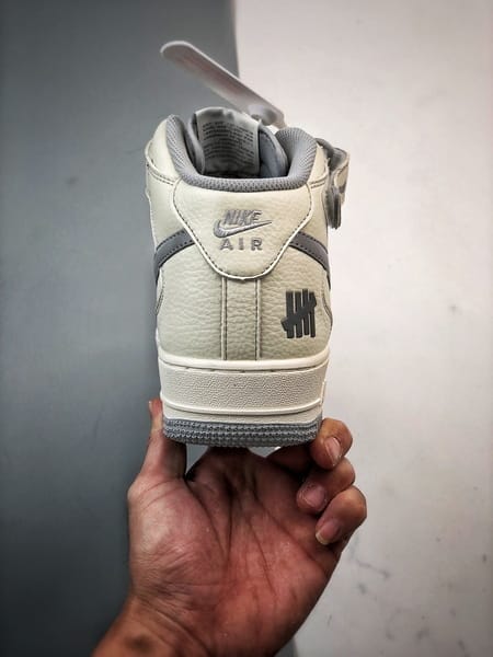 Air Force 1 07 Mid Branco e Cinzento - Vista 3