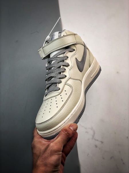 Air Force 1 07 Mid Branco e Cinzento - Vista 5