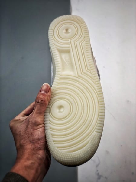 Air Force 1 07 Mid Branco e Cinzento - Vista 4