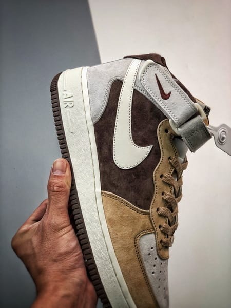 Air Force 1 07 Mid Cafe Grao Camurca - Vista 4