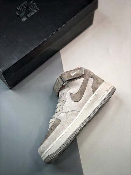 Air Force 1 07 Mid Cinzento e Laranja Camurca - Vista 6