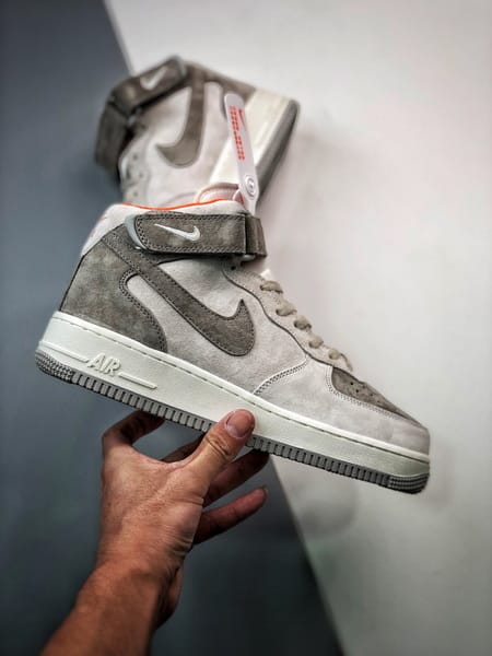 Air Force 1 07 Mid Cinzento e Laranja Camurca - Vista 9