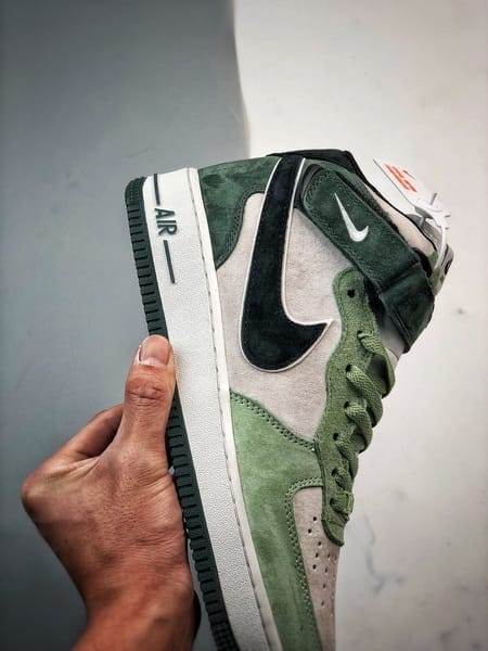 Air Force 1 07 Mid Cinzento Preto e Verde Camurca - Vista 2