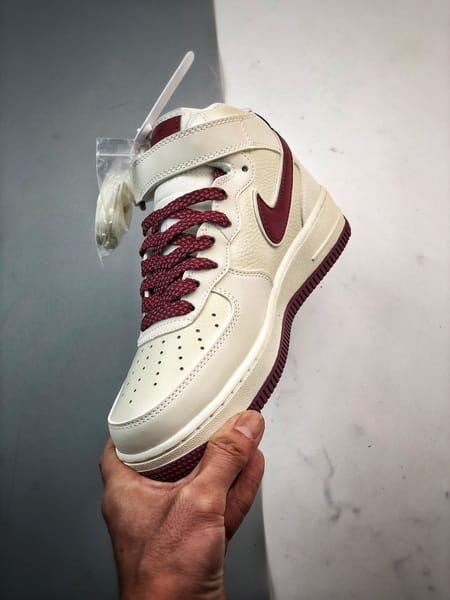 Air Force 1 07 Mid Branco e Vermelho 3M - Vista 5