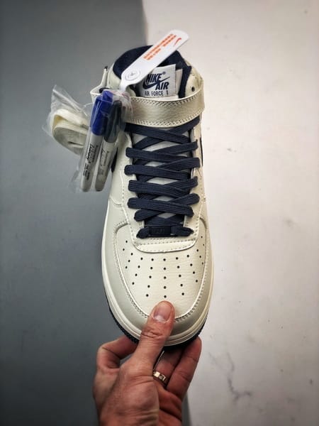 Air Force 1 07 Mid Branco e Azul Escuro Caneta - Vista 9