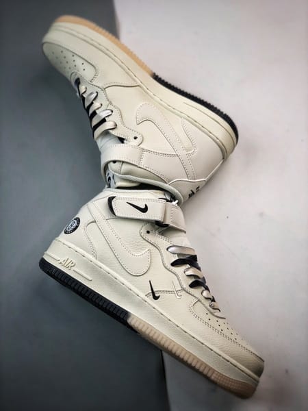 Air Force 1 07 Mid Branco e Preto - Vista 6