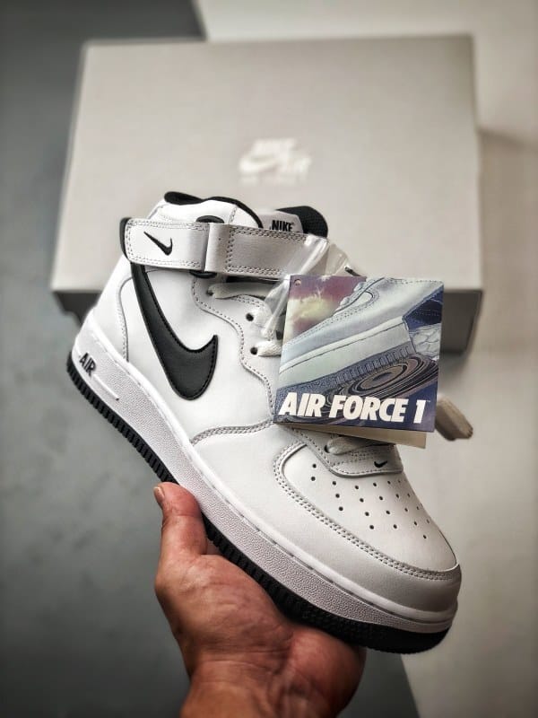 Air Force 1 07 Mid Branco e Preto - Vista 1