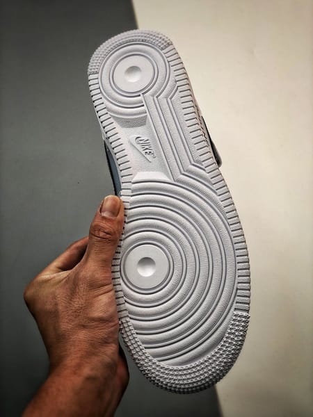 Air Force 1 07 Mid Branco e Cinzento - Vista 3