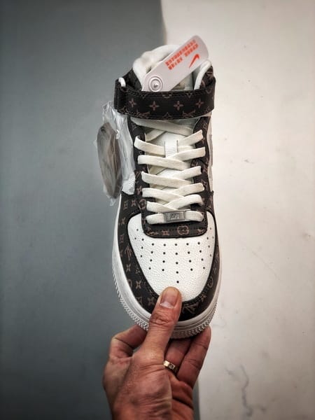 Air Force 1 07 Mid LV Branco e Marrom Estampado Completo - Vista 9