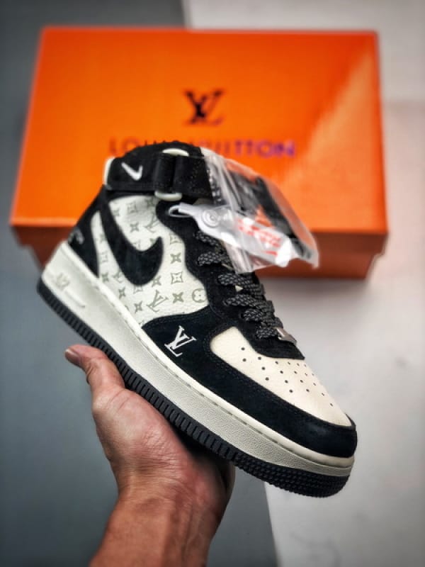 Air Force 1 07 Mid LVBege e Preto - Vista 1
