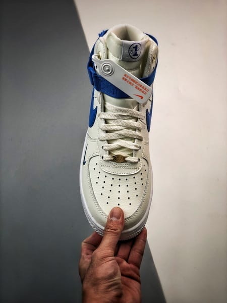 Air Force 1 High Branco e Azul Precioso - Vista 6