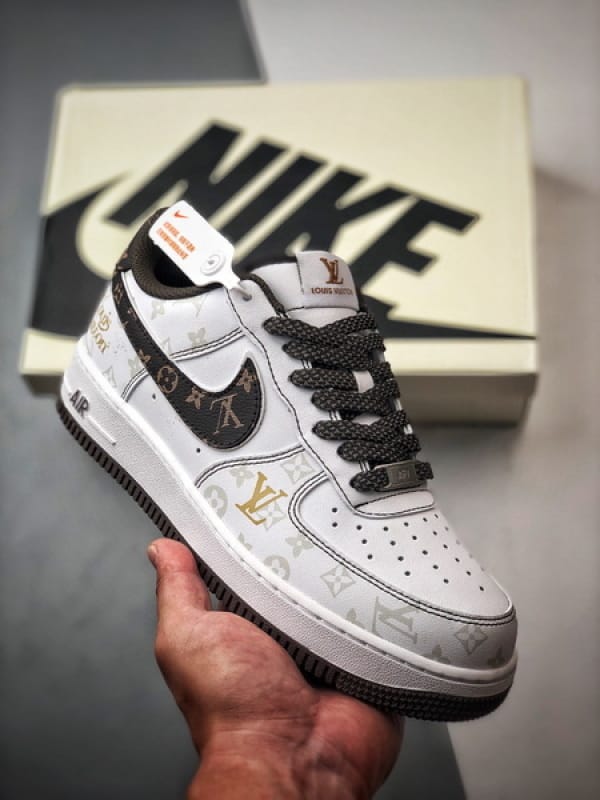Air Force 1 Low '1V Colaboração Castanho Elfo Noturno - Vista 1