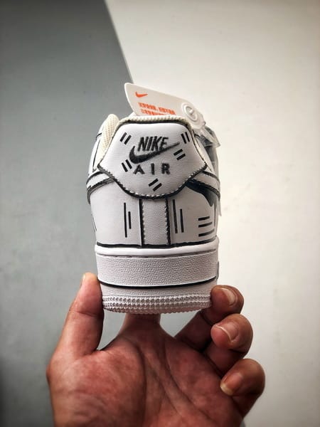 Air Force 1 Low Branco e Preto Estilo Anime - Vista 3