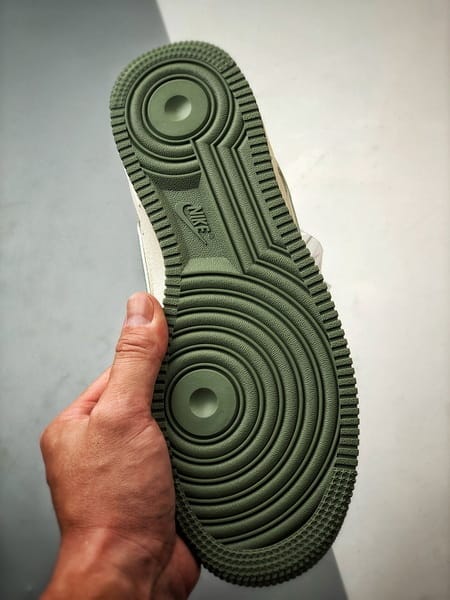 Air Force 1 Low Cinco Listras Cadarços Grossos Marfim e Verde - Vista 4