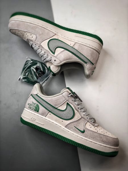 Air Force 1 Low North Face CDG Cinza e Verde - Vista 6