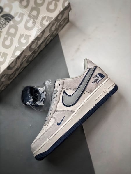 Air Force 1 Low North Face x CDG Cinzento e Azul - Vista 8