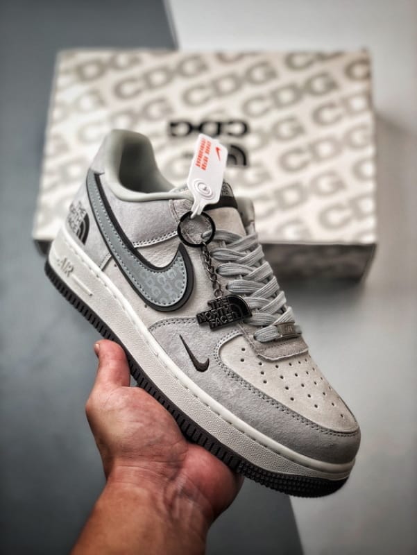 Air Force 1 Low North Face CDG Cinza e Preto - Vista 1