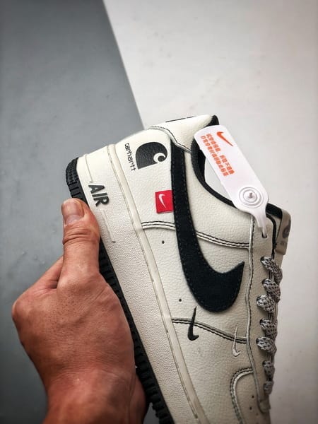 Air Force 1 Low x Carhartt Creme e Preto - Vista 2