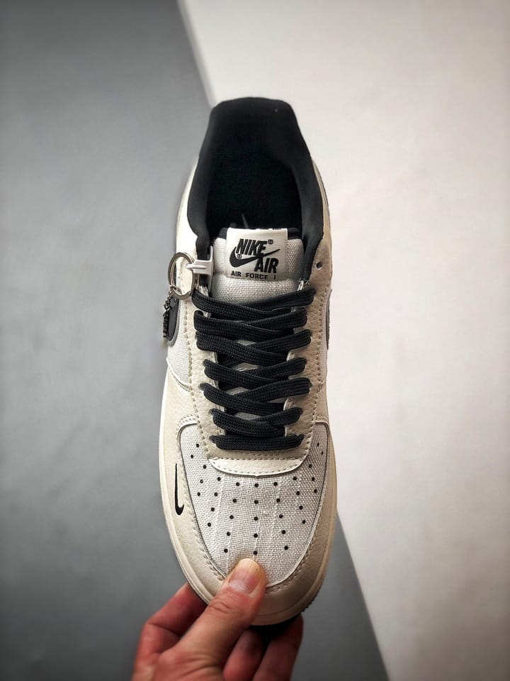 Nike Air Force 1 Low Violent Bear Branco e Preto - Vista 9