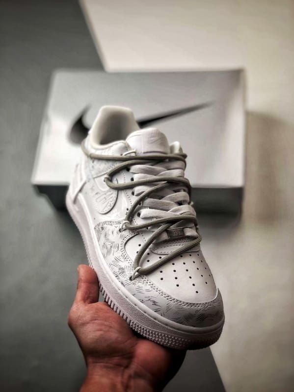 Air Force 1 Low Confissão de Amor Branco e Cinzento Grafíti Tiras - Vista 1