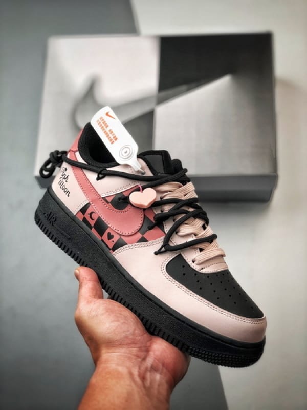 Air Force 1 Low Black Sugar Girl Preto e Rosa com Cordões - Vista 1