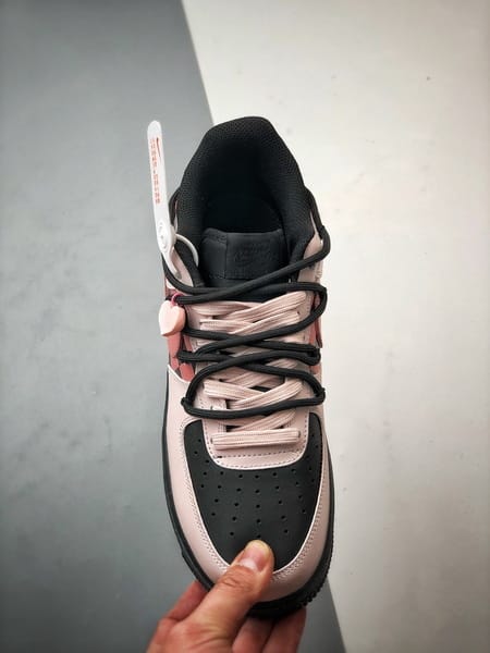 Air Force 1 Low Black Sugar Girl Preto e Rosa com Cordões - Vista 9