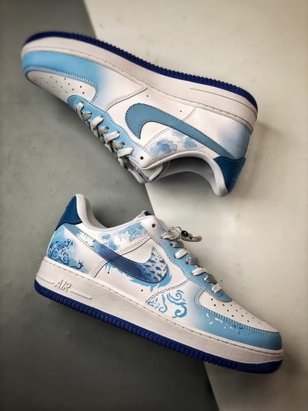 Air Force 1 Low Edição Ano do Dragão Azul e Branco - Vista 6