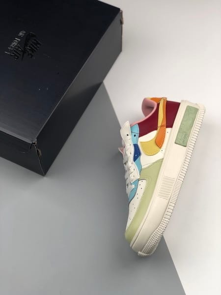 Air Force 1 Low Fontanka Poro do Sol Dourado - Vista 5