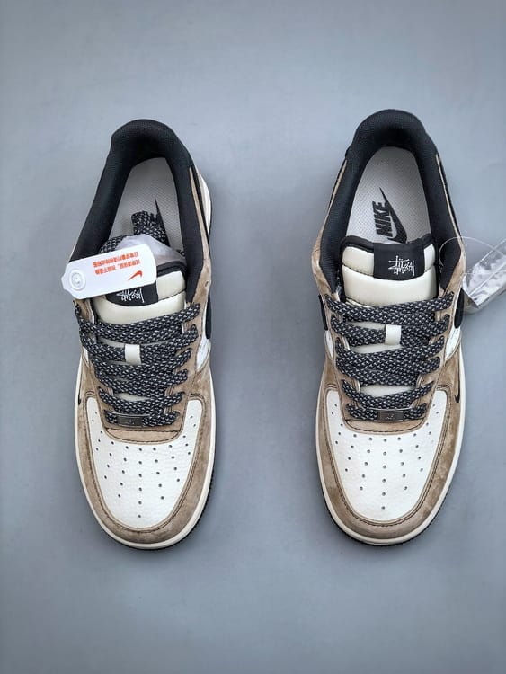 Nike Air Force 1 Low 07 x Stussy - Vista 6