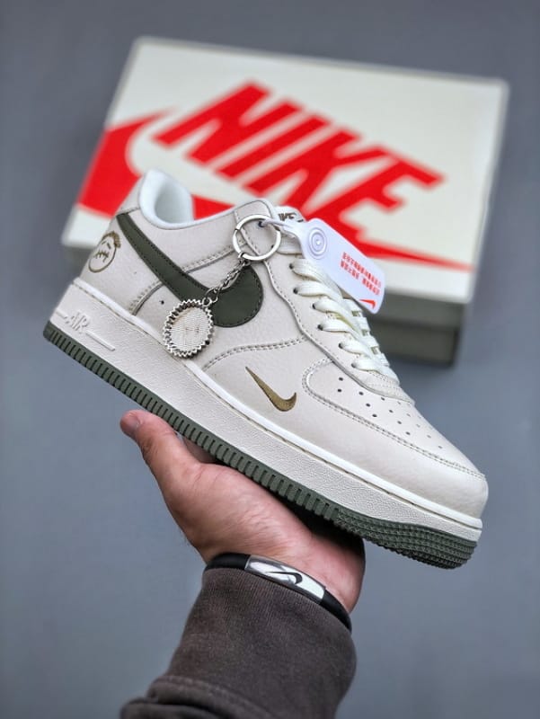 Nike Air Force 1 Low 07 x Travis Scott - Vista 1