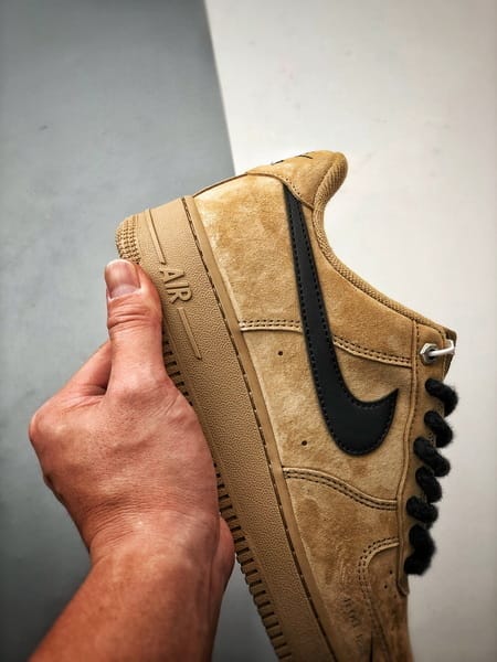 Air Force 1 Low 'By You' Trigo e Preto - Vista 2