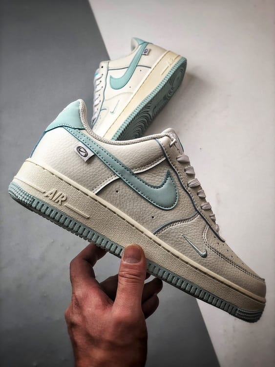 Nike Air Force 1 Low 'By You' Bege Gelo - Vista 7