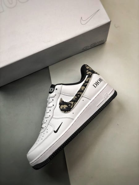 Air Force 1 Low _By You_ Dior Branco e Preto - Vista 8