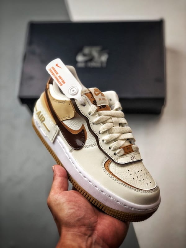 Air Force 1 Shadow Branco e Marrom - Vista 1
