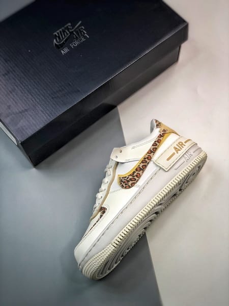 Air Force 1 Shadow Branco Leopardo - Vista 7