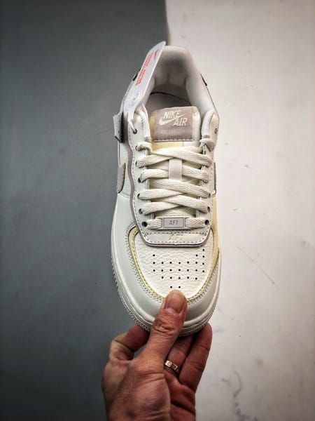 Air Force 1 Shadow Bege Branco e Roxo - Vista 9