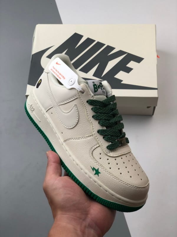 Bape x Air Force 1 Low Branco Claro e Verde Refletivo - Vista 1