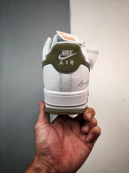 Drake x Air Force 1 Low Branco e Verde Azeitona - Vista 3