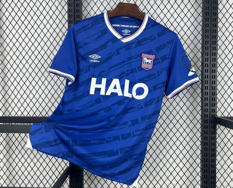 Camisola Ipswich Town Principal 25/26 - Vista 1
