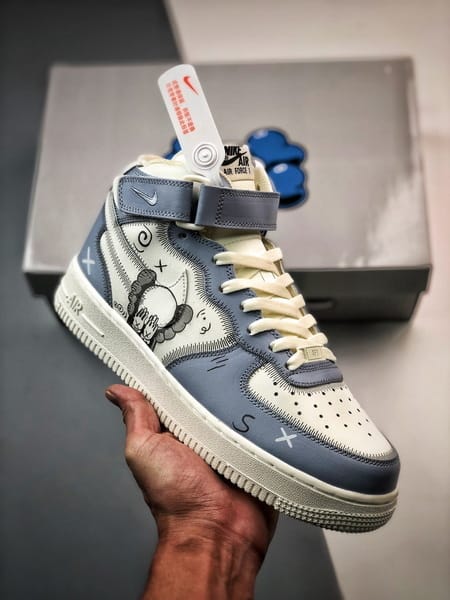 Kaws x Air Force 1 07 Mid Colaboracao Graffiti - Vista 6
