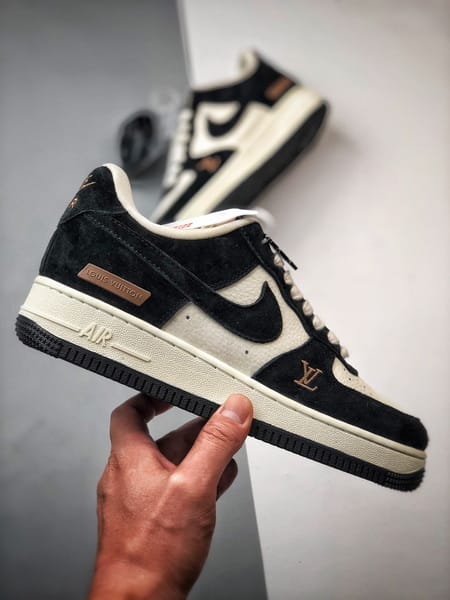 LV x Air Force 1 Low Creme e Preto - Vista 7