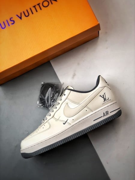 LV x Air Force 1 Low 3M Branco e Cinza - Vista 8