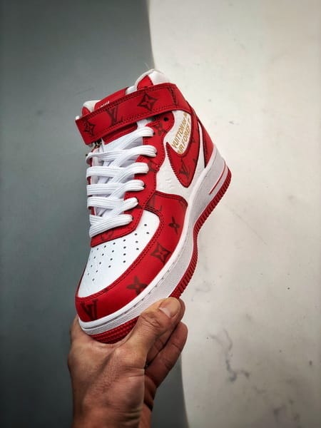 LV x NK Air Force 1 Mid Colaboracao Branco e Vermelho - Vista 5