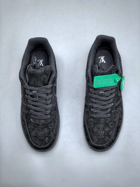 Louis Vuitton x Nike Air Force 1 Low - Vista 6