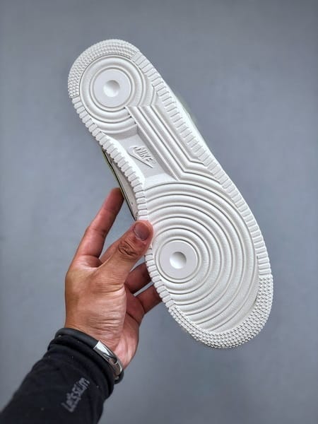 Nike Air Force 1 '07 Verde Maçã - Vista 4