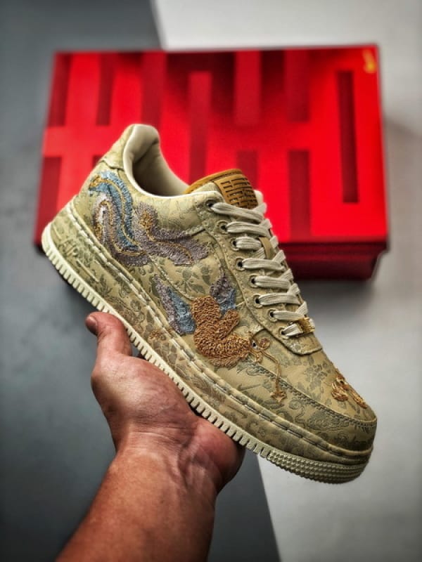 NK Air Force 1 Low Dourado Especial - Vista 1